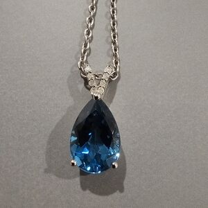 Elegant Blue Teardrop Pendant Necklace